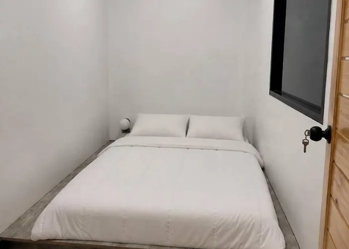 호스텔 9 Mins To Bts Queen Bed Private - Share Bath