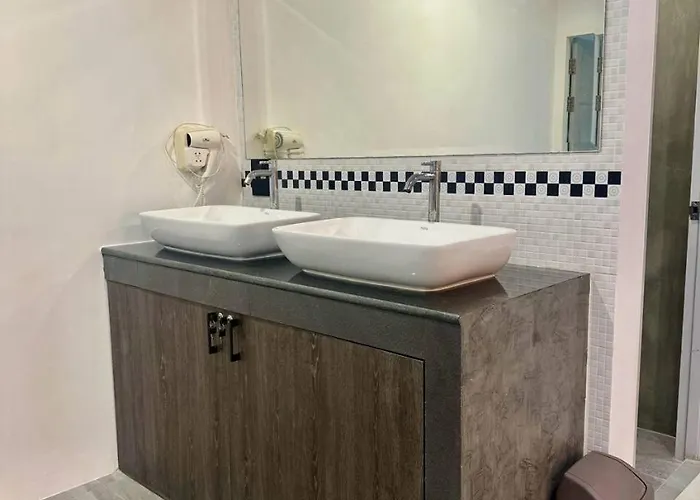 9 Mins To Bts Queen Bed Private - Share Bath Vandrarhem