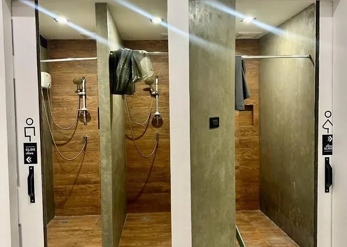 9 Mins To Bts Queen Bed Private - Share Bath Vandrarhem *