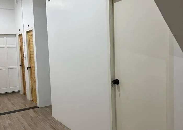 9 Mins To Bts Queen Bed Private - Share Bath *